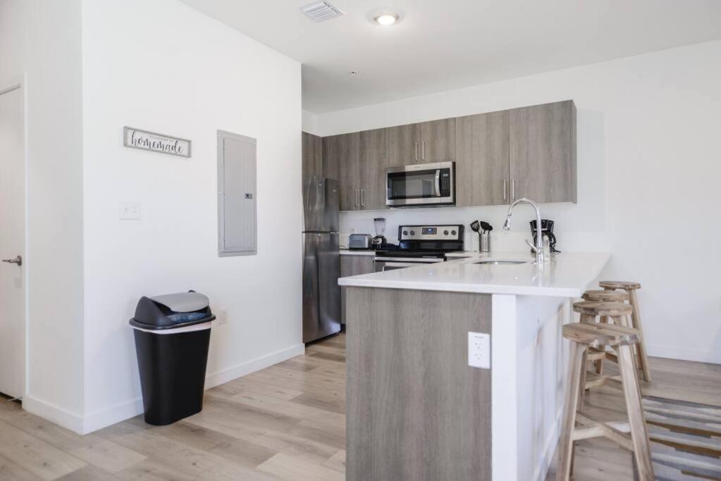 Amazing Town House 15 Min From The Beach Wfree Parking Βίλα Μαϊάμι Εξωτερικό φωτογραφία