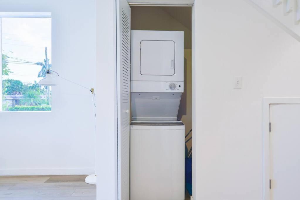 Amazing Town House 15 Min From The Beach Wfree Parking Βίλα Μαϊάμι Εξωτερικό φωτογραφία
